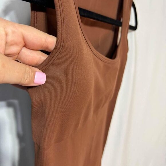 Woman’s one piece jumpsuit with flare bottoms. Gorgeous square neckline, padded - Picture 5 of 10